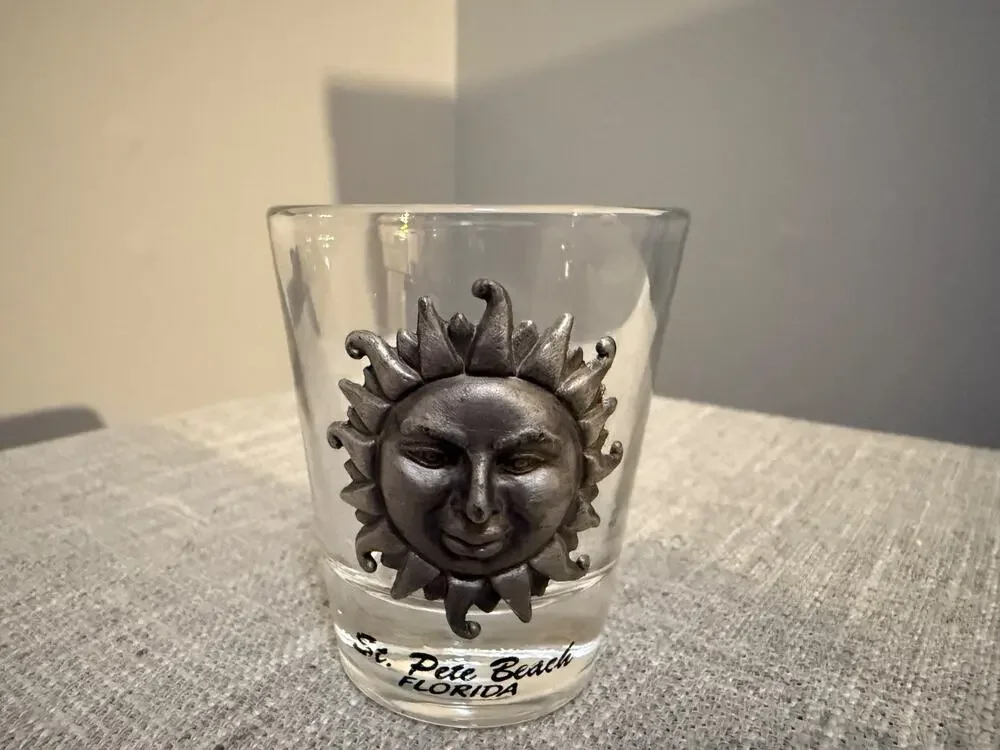 🌞 Vintage St. Pete Beach Florida Shot Glass – Pewter Sun Face – Souvenir 🌴
